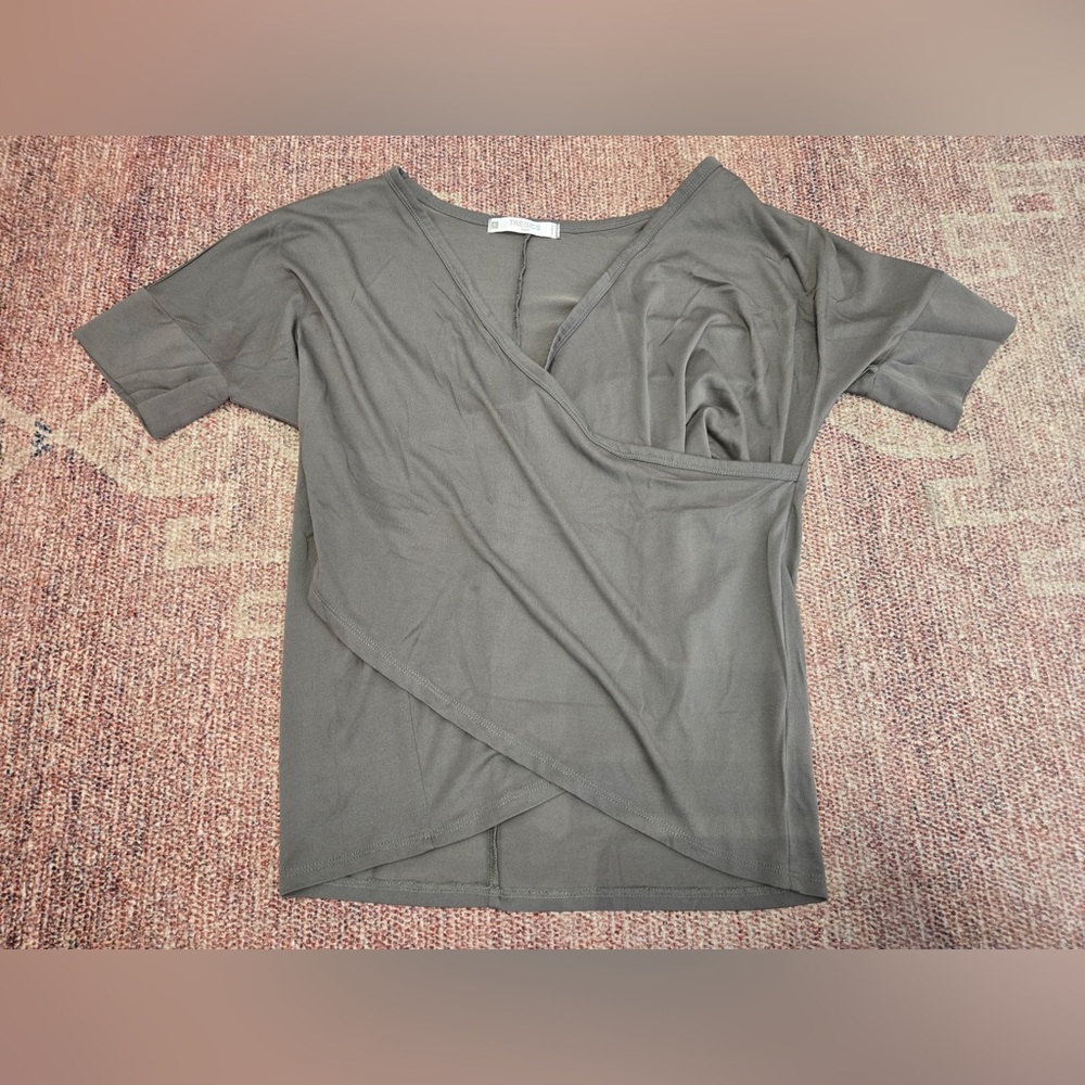 Tresics luxe grey criss cross wrap top v neck shirt sleeve